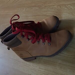 Timberland Women's Tan Leather Boots with Red Laces